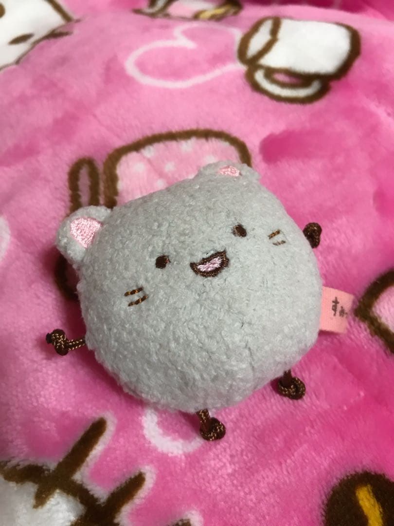 すみっコぐらし ぽかぽかねこびより ほこり てのりぬいぐるみ - メルカリ