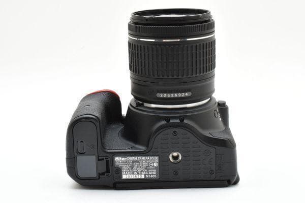 【美品】ニコン Nikon D5500 レンズキット 《ショット数4552回》