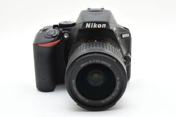 【美品】ニコン Nikon D5500 レンズキット 《ショット数4552回》