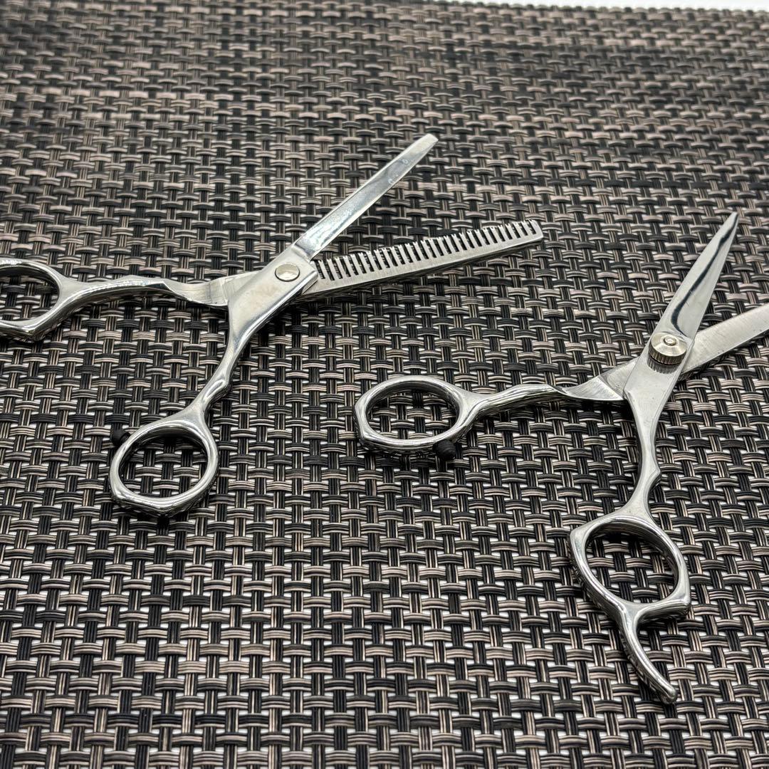 【ヘア~カット用】髪切はさみ美容師・理容師シザーハサミ切味抜群2本組（ケース付） 楽天市場】【プロ美容師が監修】 散髪用ハサミ ヘアカットハサミ 髪