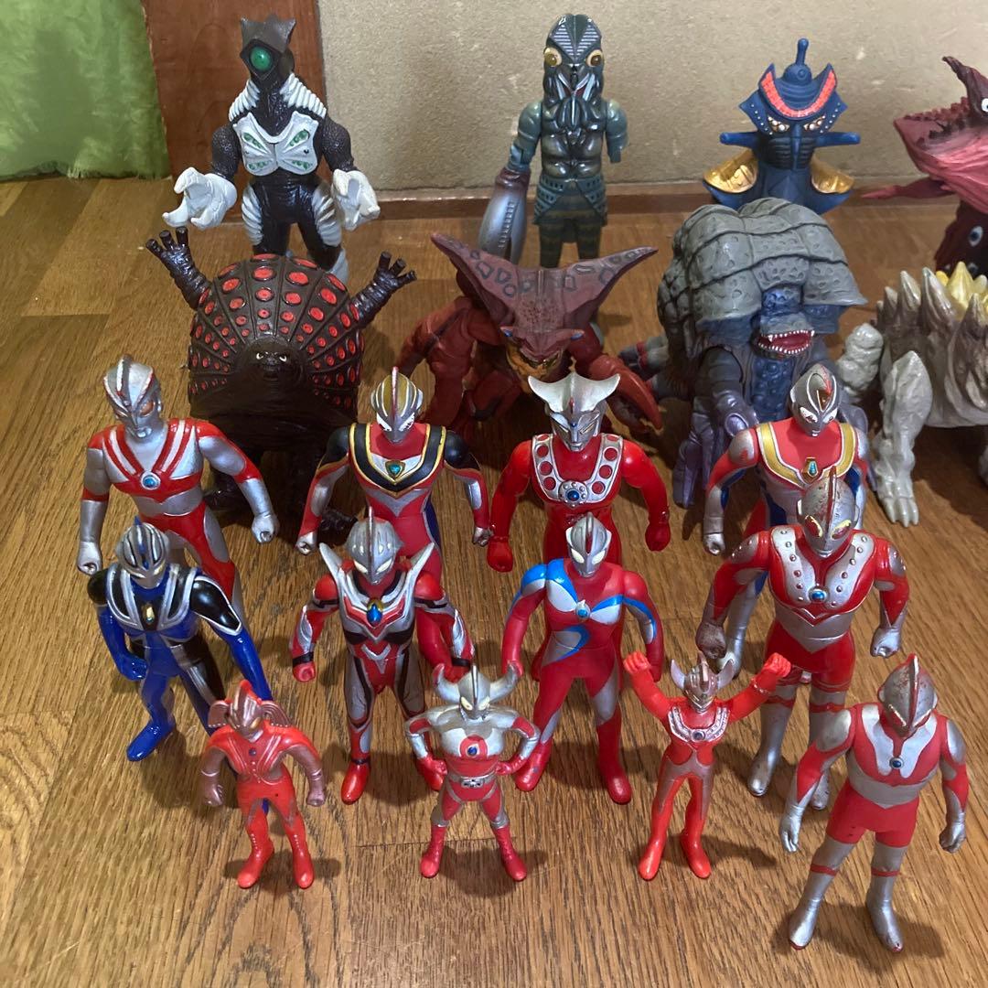 ウルトラマン 怪獣 ソフビ フィギュア まとめ売り - メルカリ