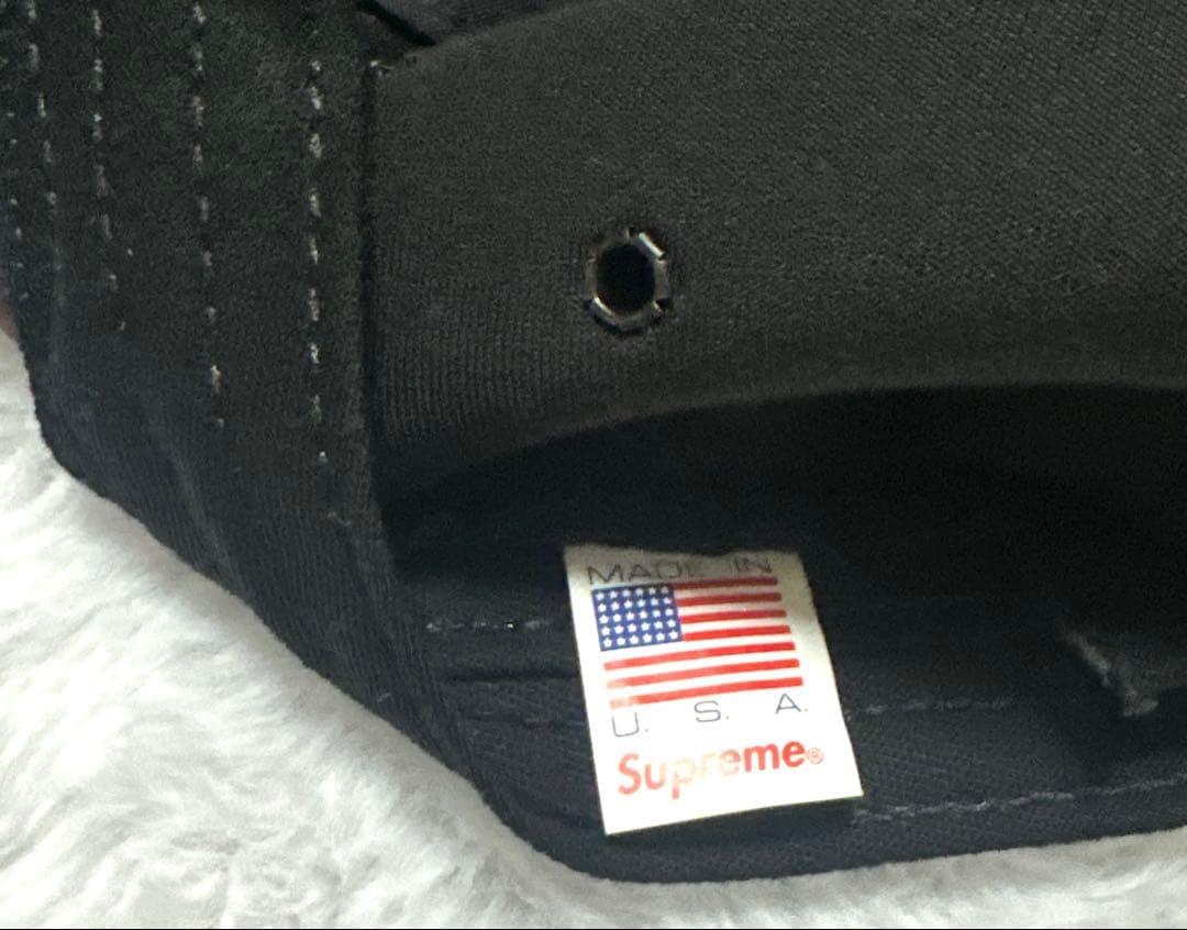 Supreme ロゴ入り 黒キャップSupreme Worldwide