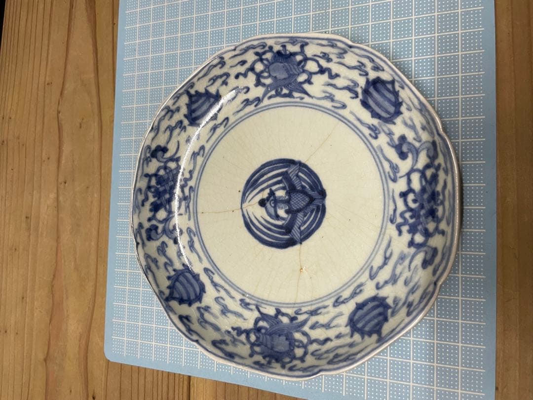 染付皿 二枚 【m766 骨董 二重角渦福 アンティーク レトロ 貫入 鳥足