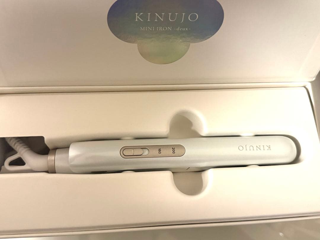 KINUJO ミニヘアーアイロン KINUJOミニヘアアイロンdeux（ドゥー）耐熱ポーチ付 – 髪との暮らし。