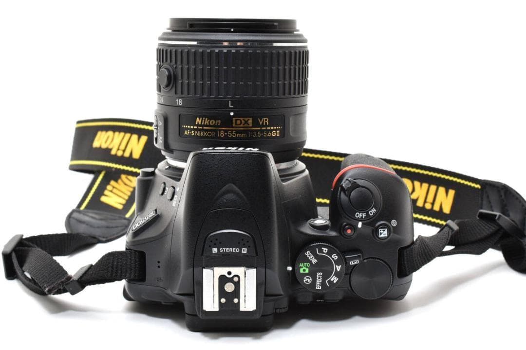 ほぼ新品 Nikon D5500 標準レンズキット 《S数6640枚 箱付き》