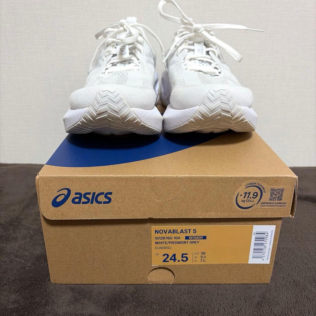 ASICS ノヴァブラスト5 ホワイト/ピードモントグレー 24.5cm