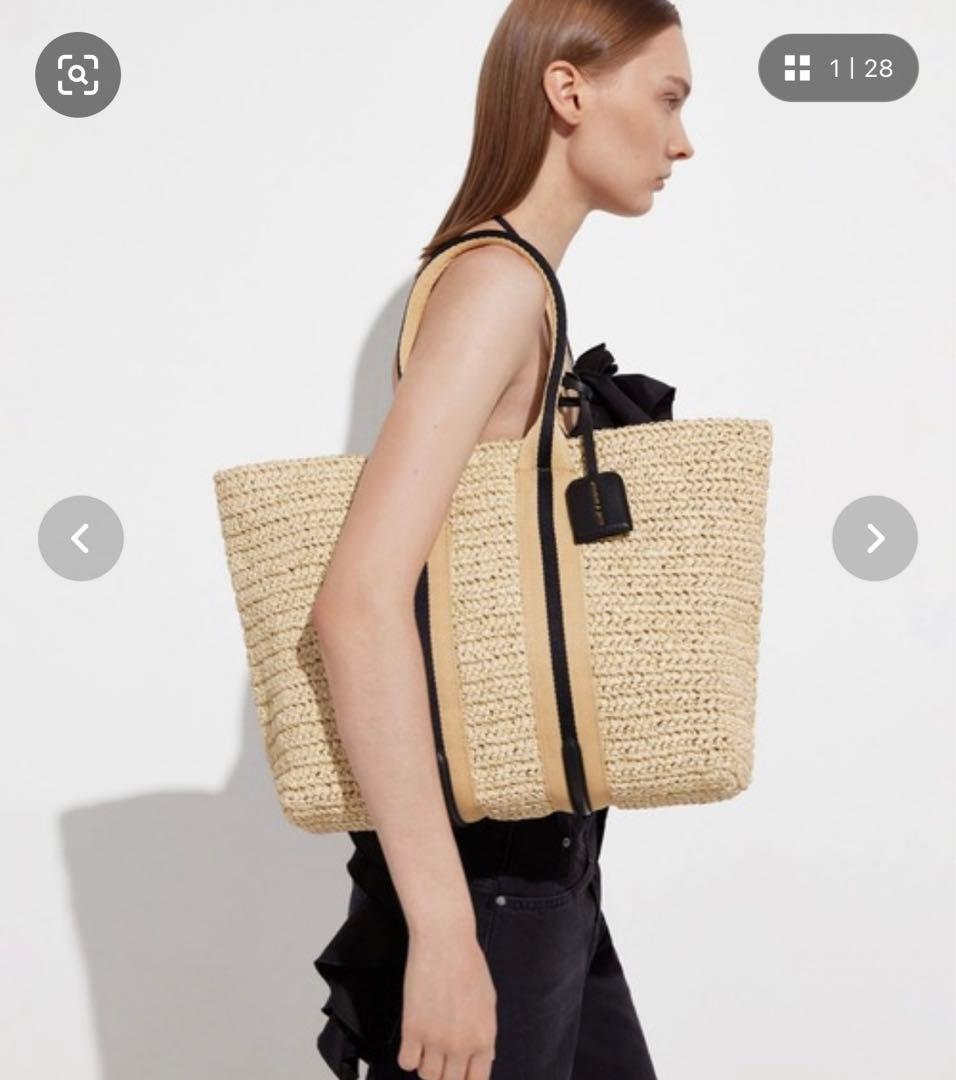 CHARLES &KEITH ドルチェヴィータ ラフィアトートバッグ - メルカリ