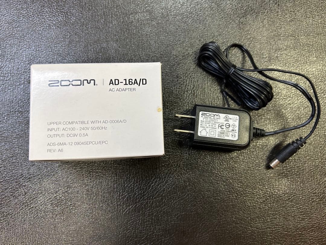 完動品ZOOM G5＋純正アダプター＋純正ソフトケース＋ZOOM G BOOK他