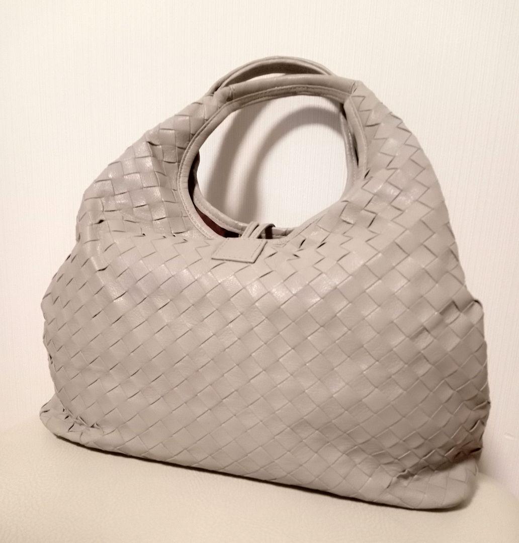 イントレチャート ショルダーバッグ 本革 / ゴート山羊革 グレージュ