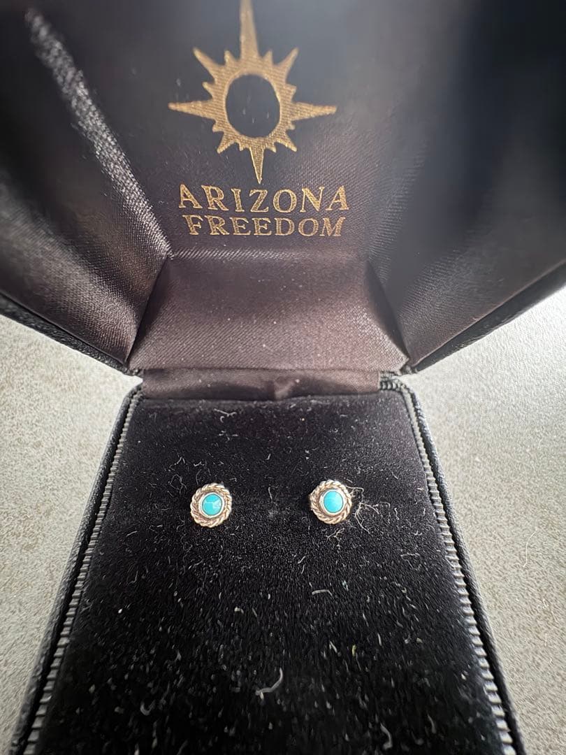 ARIZONA FREEDOM ターコイズ スタッドピアス Handmade】アリゾナターコイズ クラウンモチーフ スタッドピアス 18k