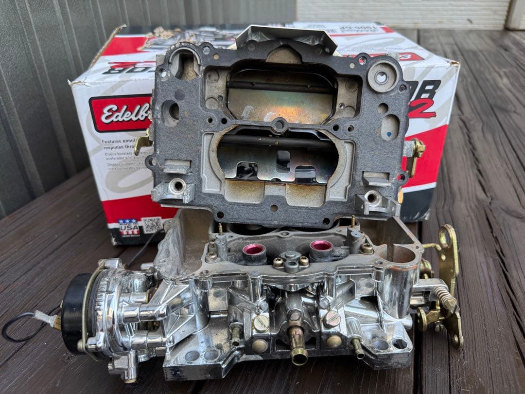 ジャンクEdelbrock AVS2 650fcm OHキット付き - メルカリ