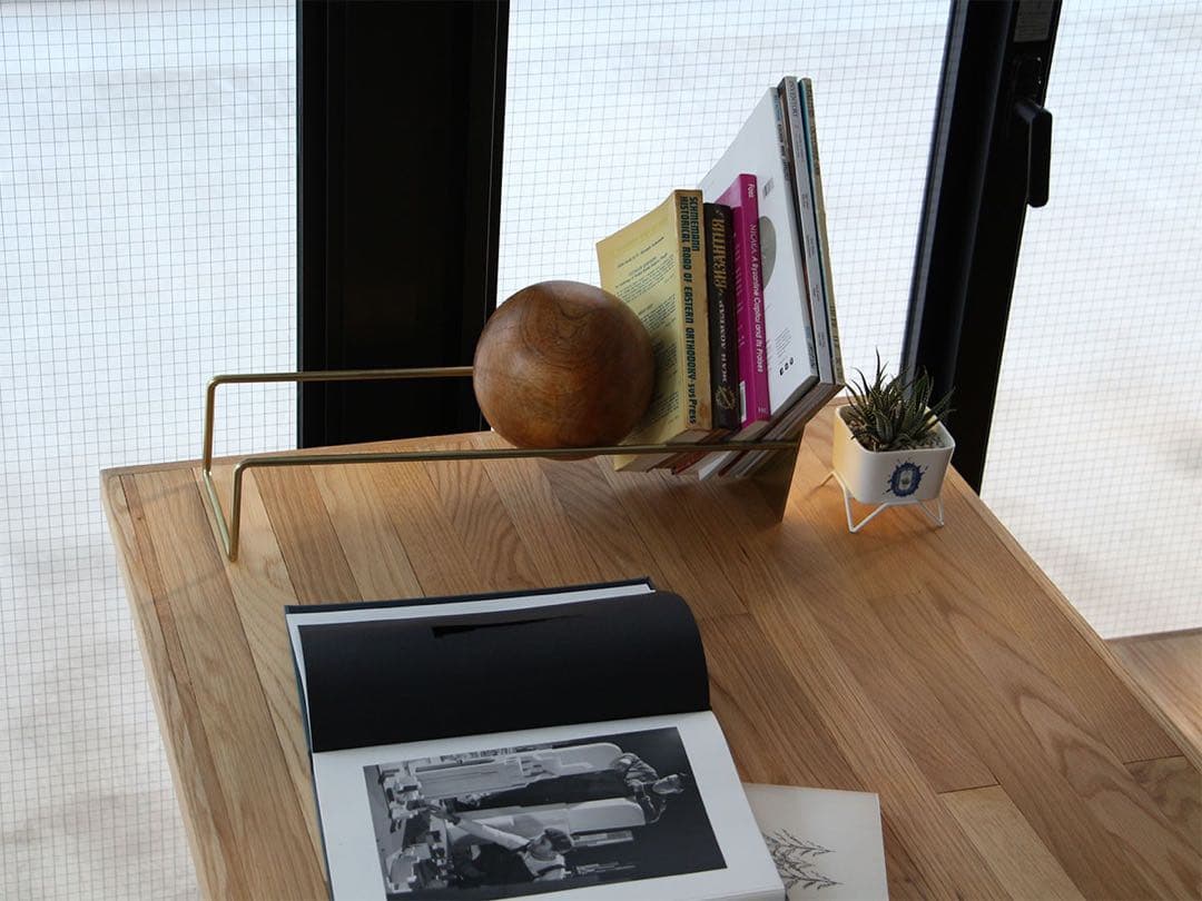 Slope Bookend \"Gold\" スロープブックエンドゴールド 本棚