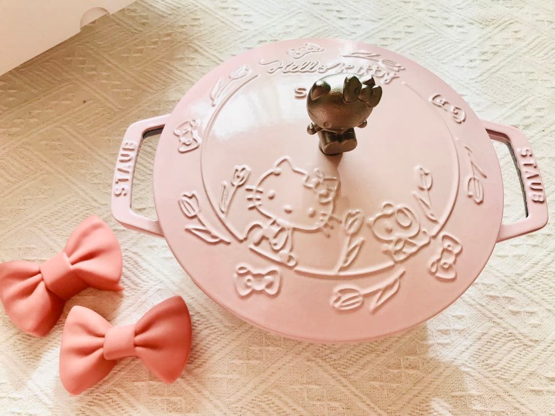 staub ストウブ 20cm ハローキティコラボ ワナベ ソルベローズ - メルカリ