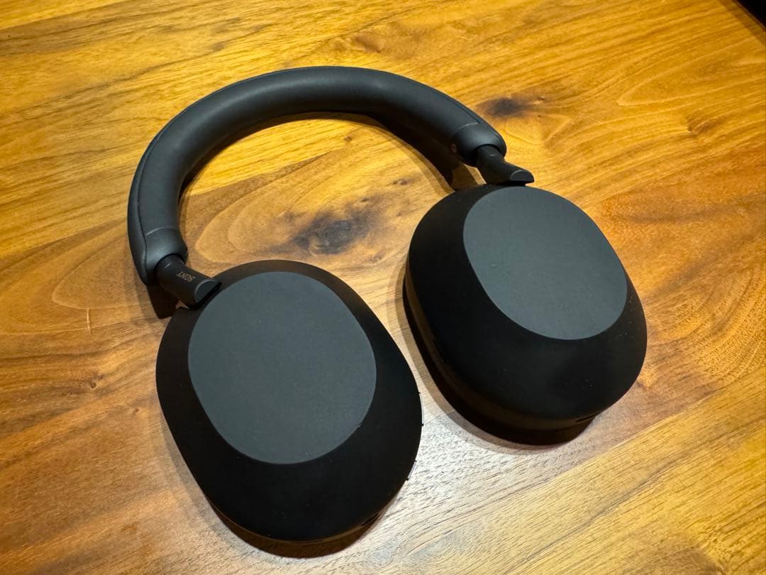 [美品]SONY WH-1000XM5 ワイヤレスヘッドホン ブラック Amazon.co.jp: 【整備済み品】 ソニー ワイヤレスノイズキャンセリング