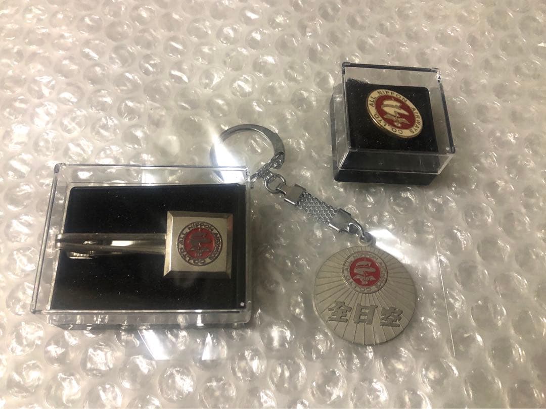 ANA 全日空 航空機 旧ロゴ ダヴィンチマーク ピンバッジ ネクタイピン ANA、「ダヴィンチマーク」のレトロモチーフグッズ発売 | AIRLINE web