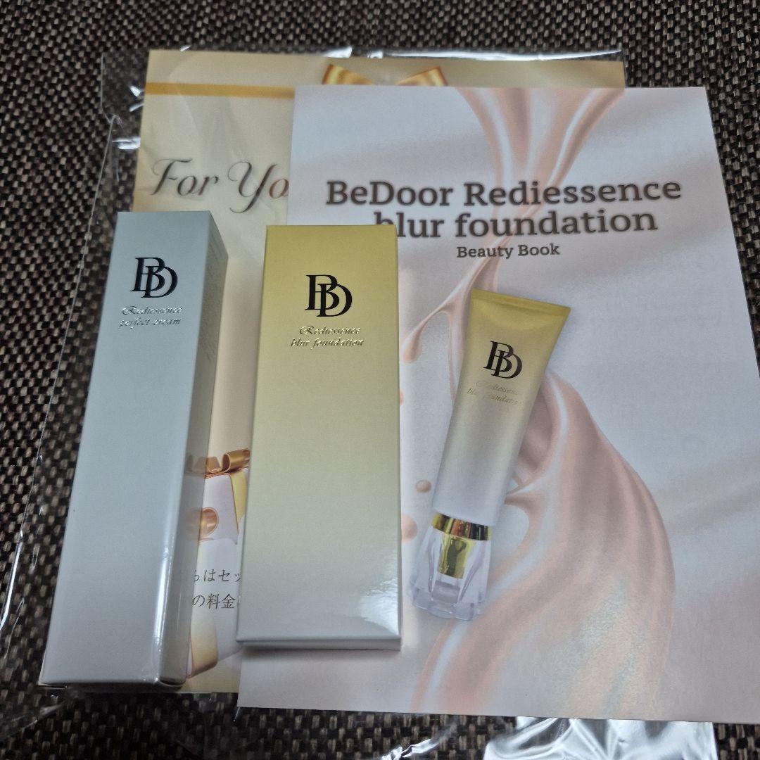 BeDoor 薬用リンクルケア美白リキッドファンデーションとクリームの