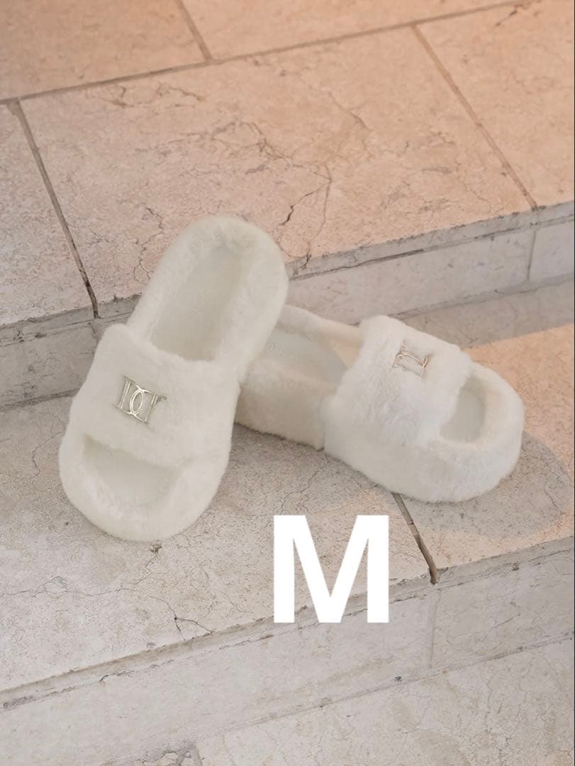 （ラスト1点）darich プラットフォームファーサンダル Mサイズ ラスト1点）darich プラットフォームファーサンダル Mサイズ - メルカリ