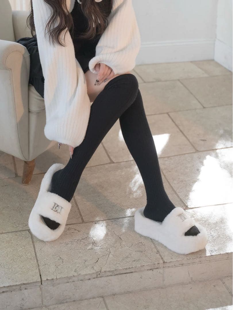 ラスト1点）darich プラットフォームファーサンダル Mサイズ - メルカリ