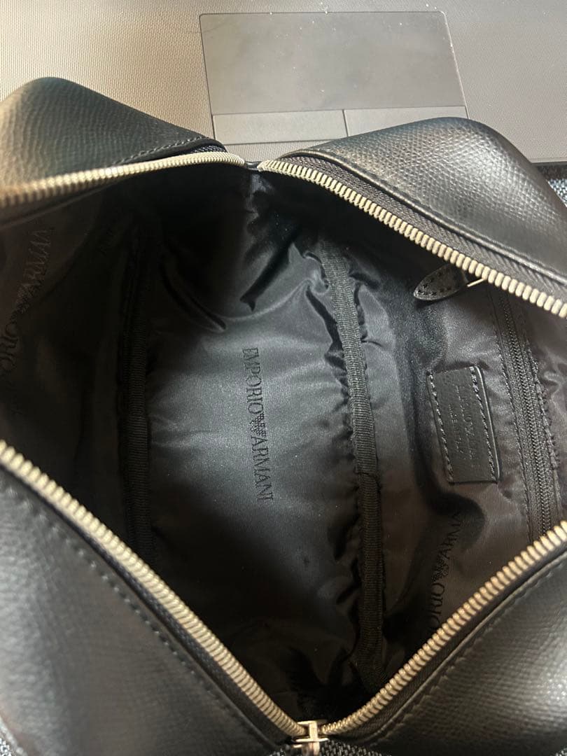 《極美品》EMPORIO ARMANI メンズ レザー ロゴ金具 セカンドバッグ