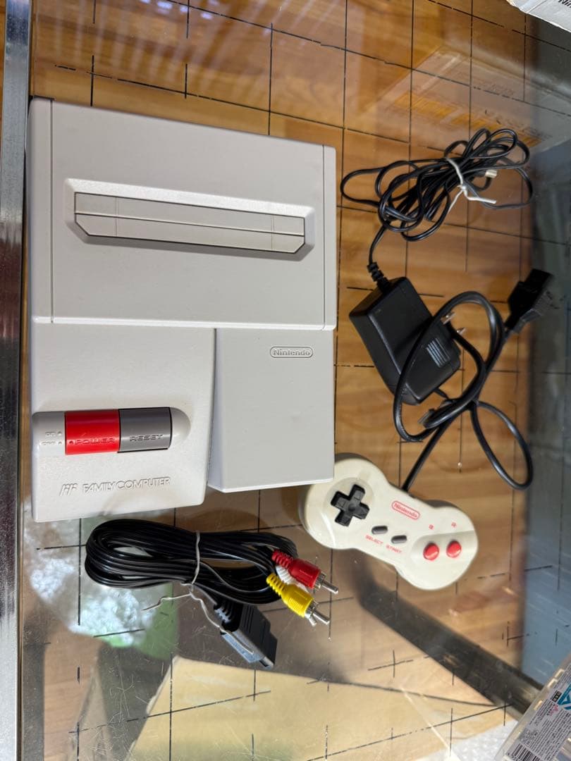 ニューファミコン本体と付属品 Yahoo!オークション - 美品 任天堂 ニューファミコン 本体一式 付属品