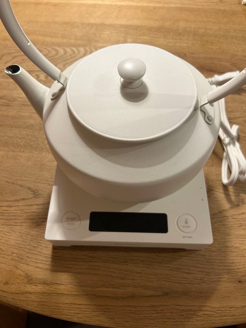 BALMUDA 電気ケトル ホワイト　箱付き バルミューダ BALMUDA 電気ケトル BALMUDA The Pot(バルミューダ ザ