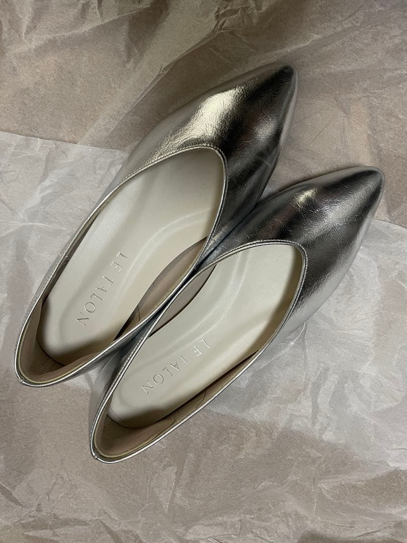 ルタロン シルバー フラットシューズ - メルカリ