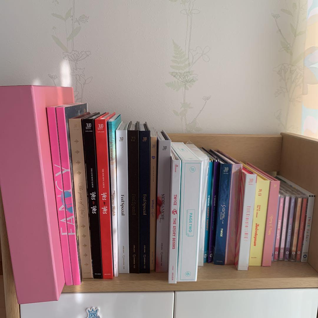 TWICE CD アルバム まとめ売り TWICE アルバム CDまとめ売りトレカ付き - メルカリ