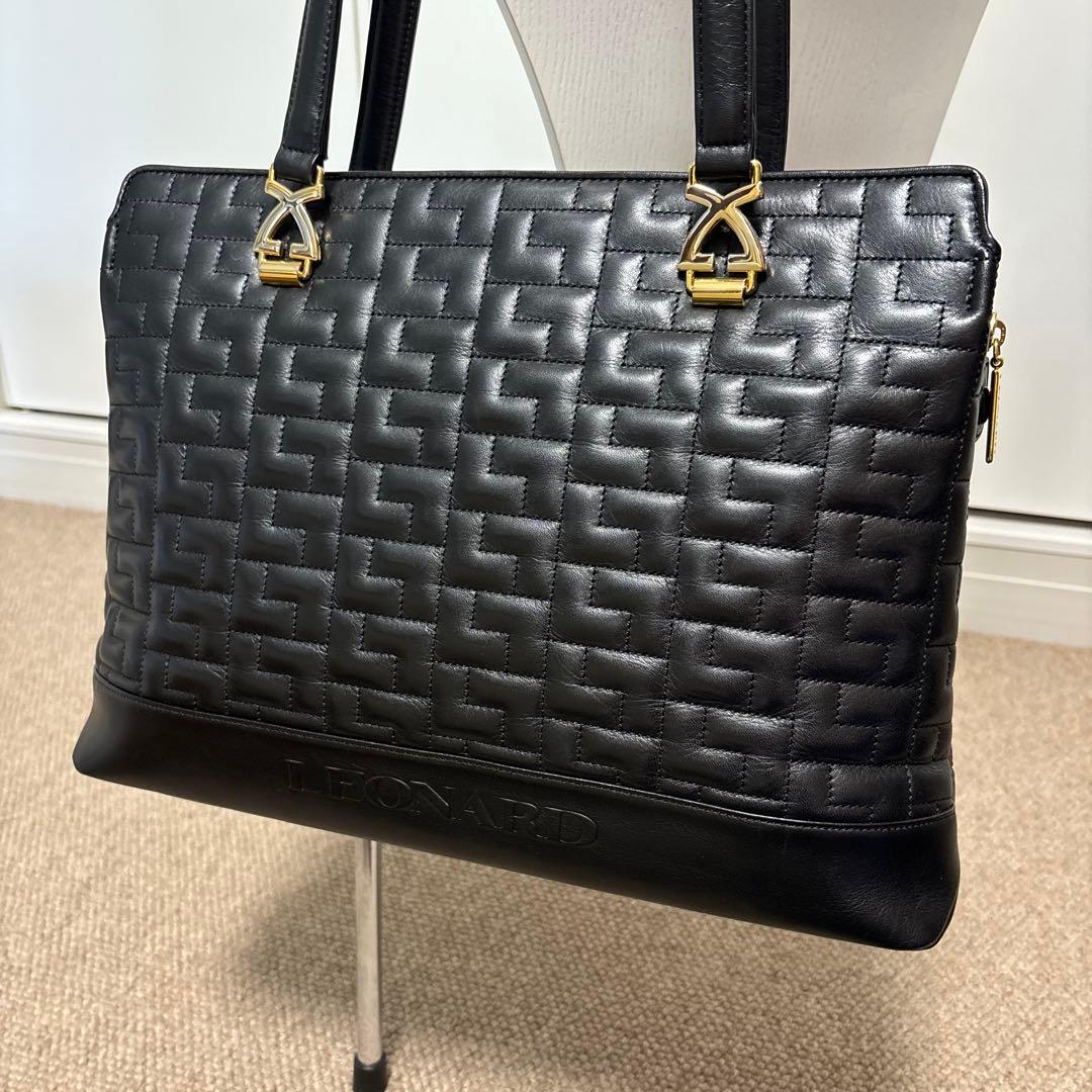 レオナール ショルダーバッグ ブラック 牛革 - バッグアウトレット