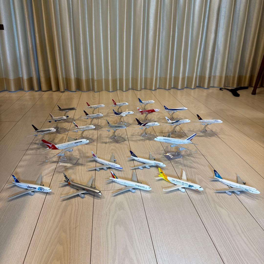 航空機モデル 24機セット 1/200スケール Amazon.co.jp: コピー飛行機モデル 1/200 B52 爆撃機軍事戦闘機 B-52