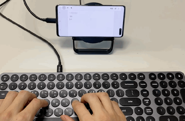 仕事がはかどる9in1ハブ付き多機能キーボードテンキーレス『Kolude K2