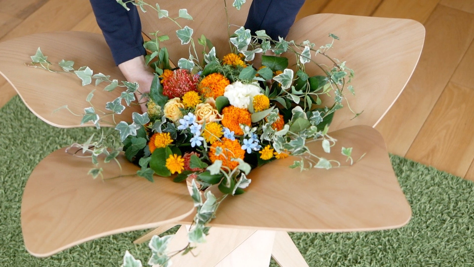 ミラノサローネで賞賛！ネジやボルトを使わない 桜のローテーブル