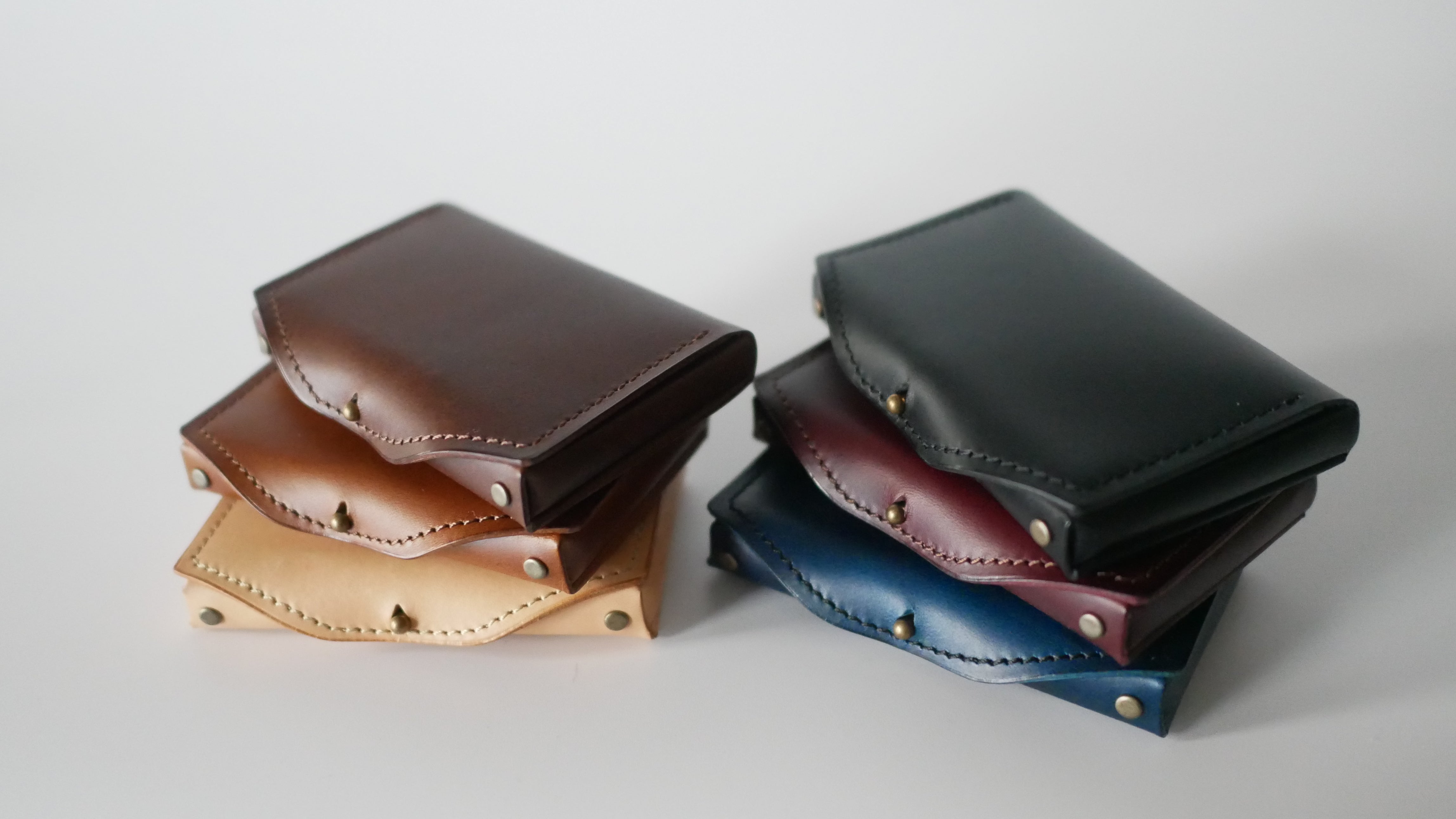 所作にこだわった縦使い名刺入れ『usuha-tavlle』｜マクアケ