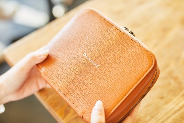 あなたのガジェットを1つに整理。クリエイターのためのレザーポーチ