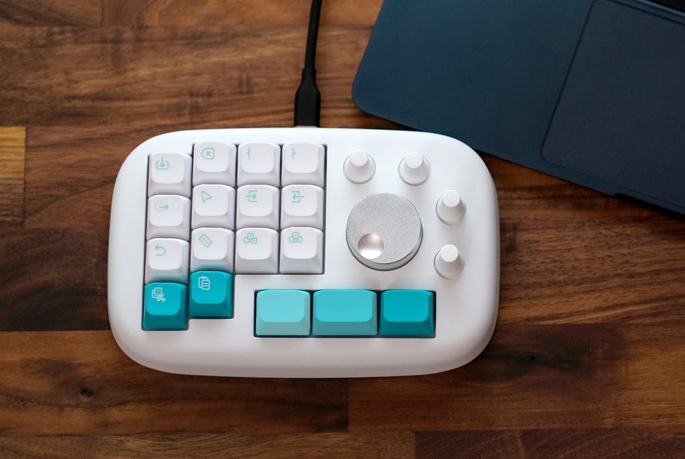 映像やイラストに！究極のクリエイター向け左手デバイス誕生