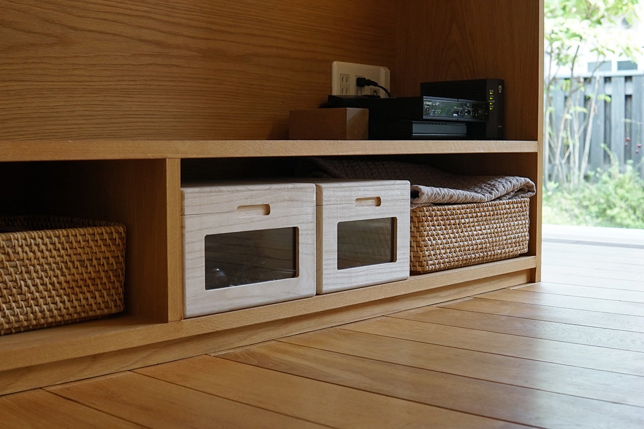 類品の少ない李朝花三島大壺桐箱入 李朝 染付 花文壺 朝鮮古美術