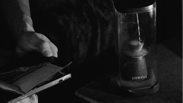 煙が落ちる】新感覚のお香体験｜摩訶不思議なお香たて「煙摩 -enma