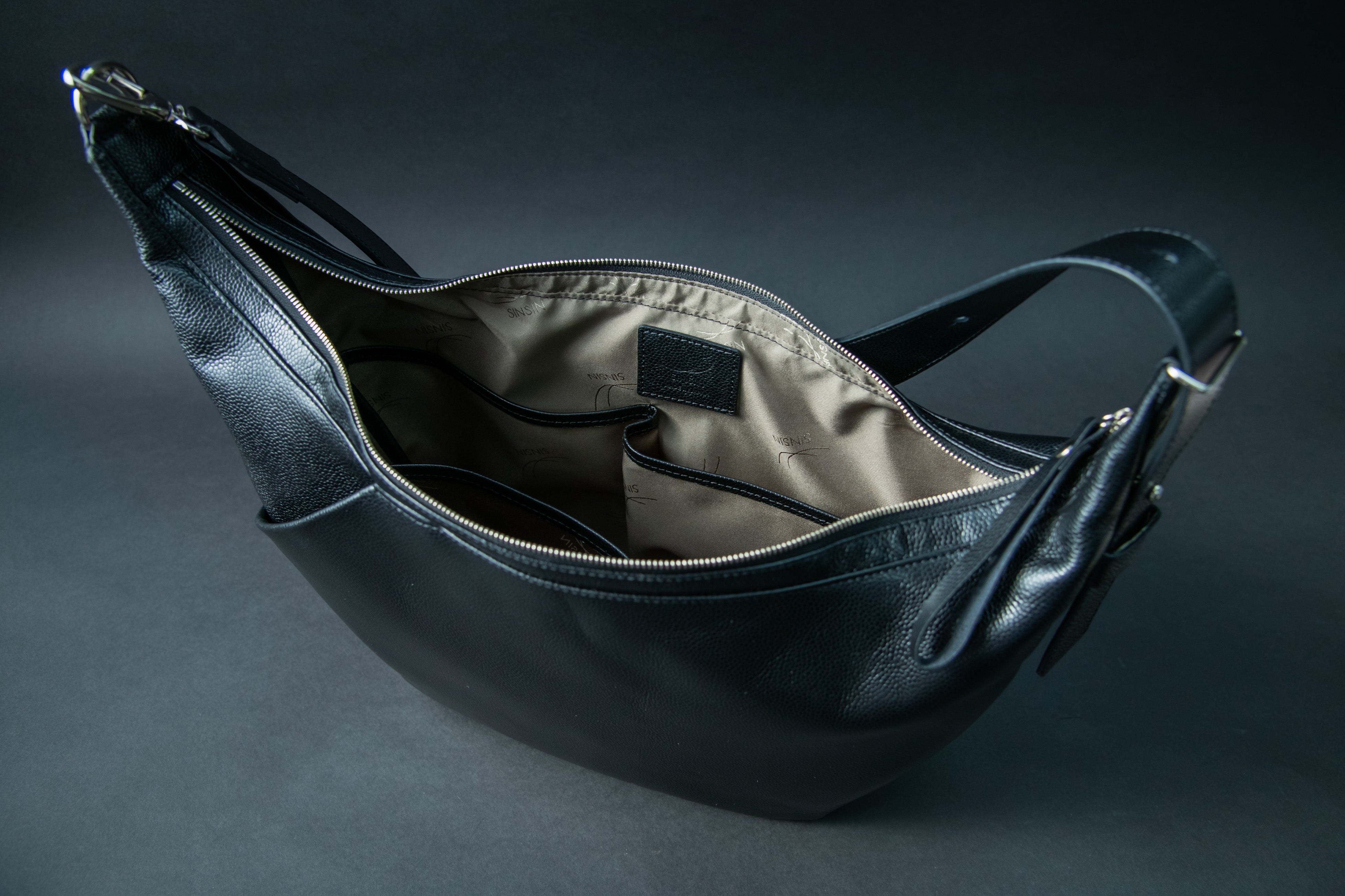 高級レザー×機能性」を徹底的に追求して革職人が本気で作った3WAY