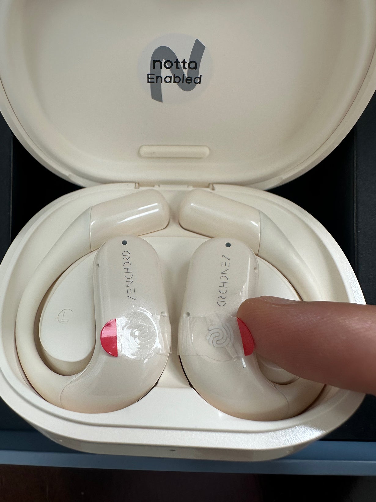 Makuake｜4,000社導入のAI音声認識技術を搭載。次世代イヤホン