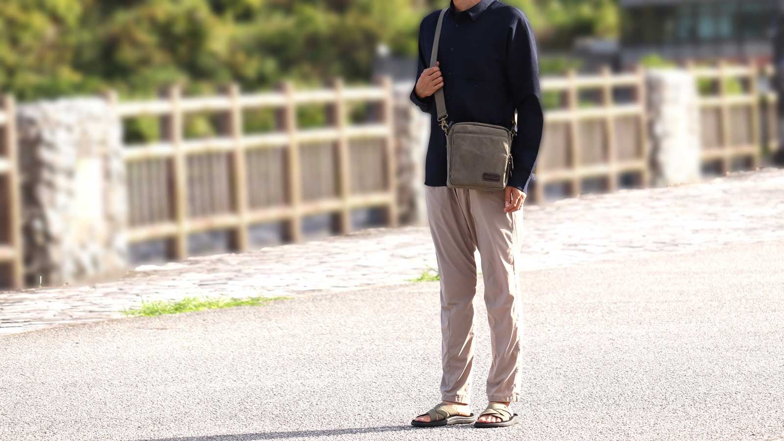 旅行も普段もコレ1つ！抜群の収納力を備えた「丈夫で軽量・帆布