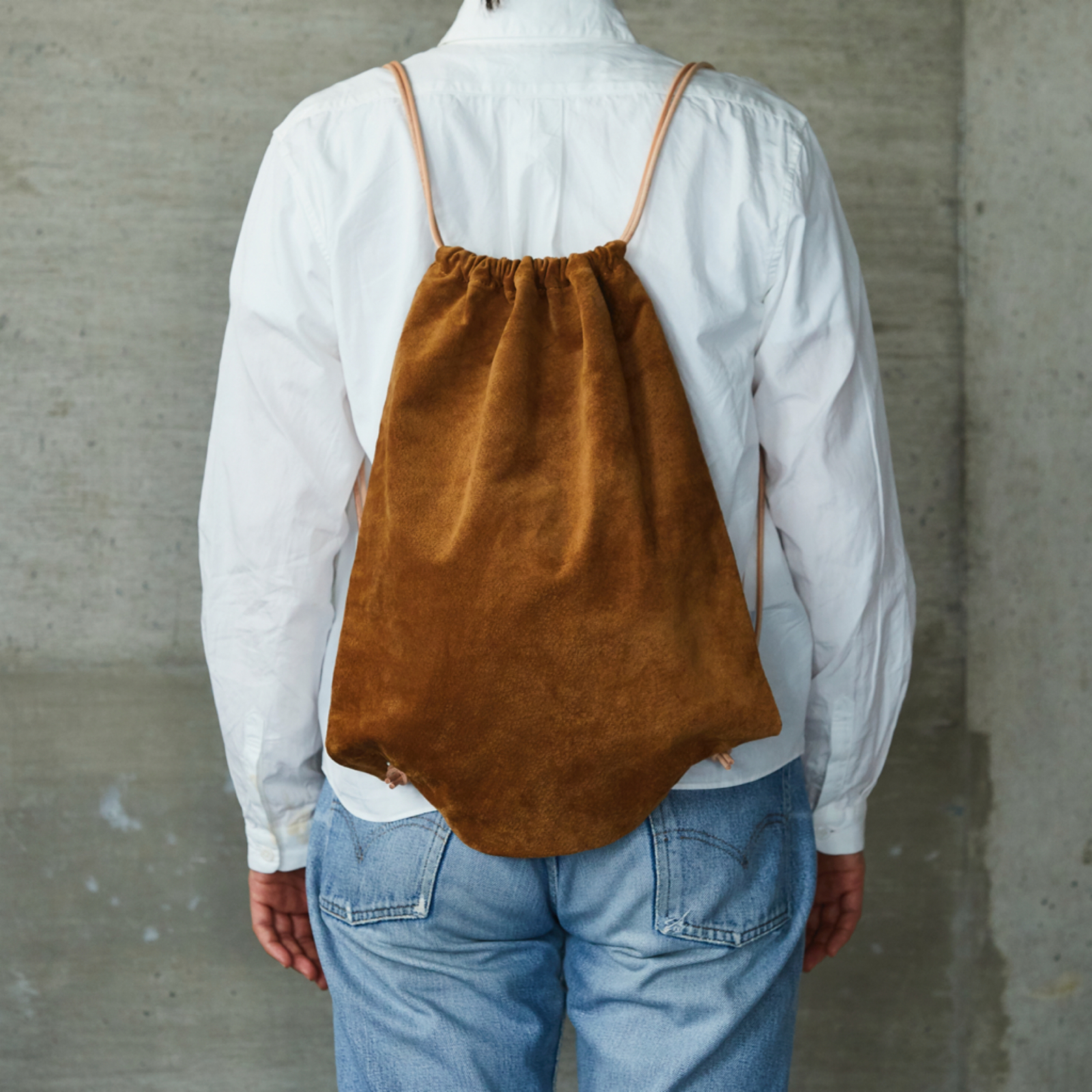 送料無料】 レザー ナップサック ブラウン ｜ レディース メンズ 豚革