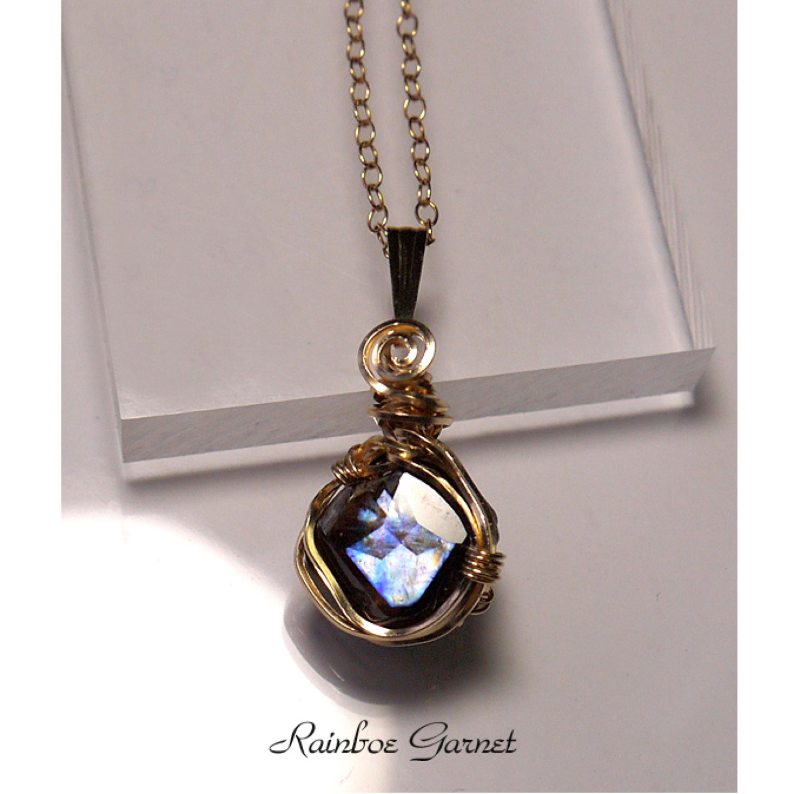 国産天川村レインボーガーネットジェムグレードペンダントトップ（C