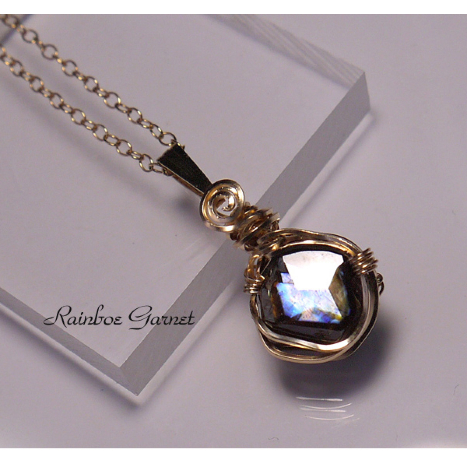 国産天川村レインボーガーネットジェムグレードペンダントトップ（C