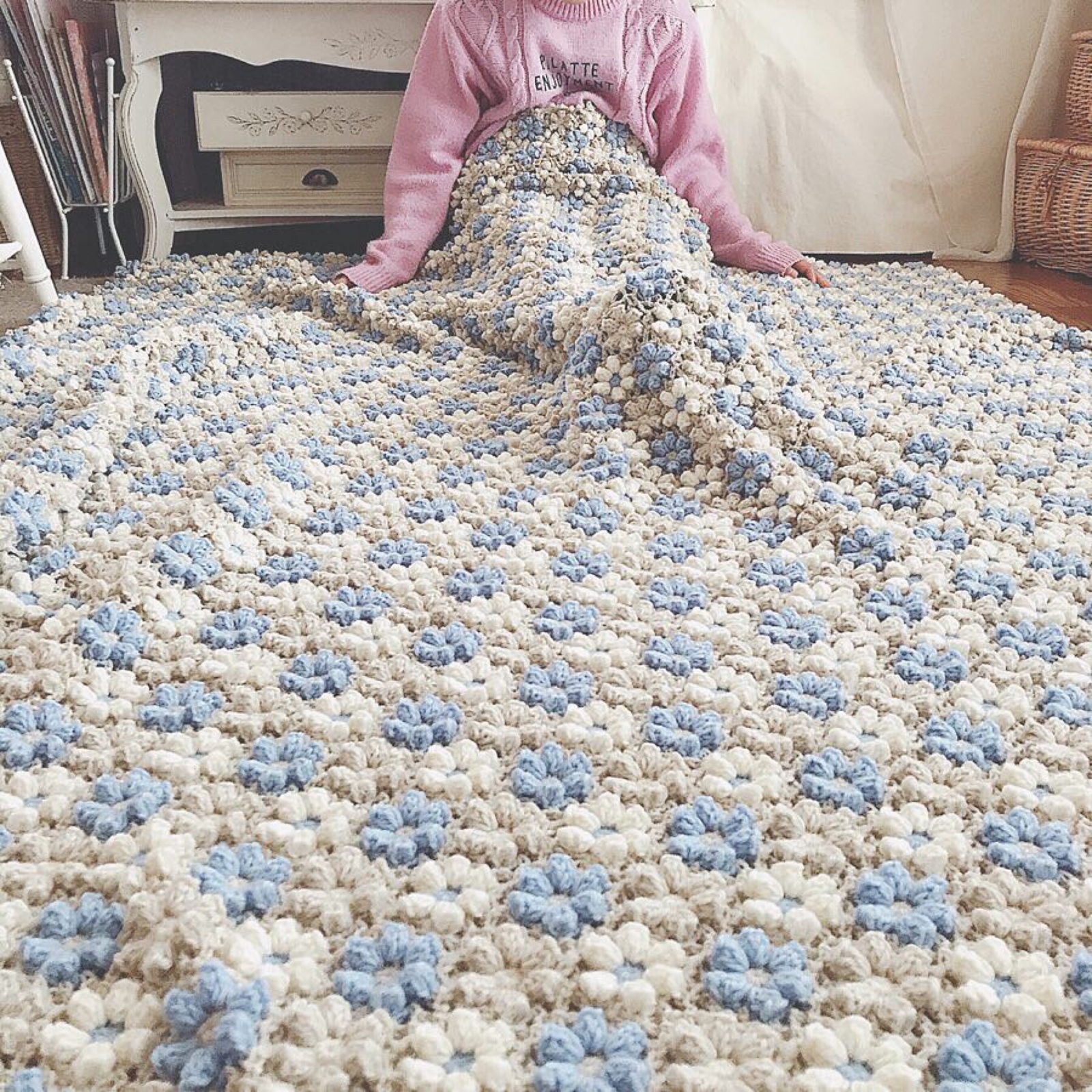 受注製作】手編みのベッドカバー お花モチーフ - Vintage Rose | minne