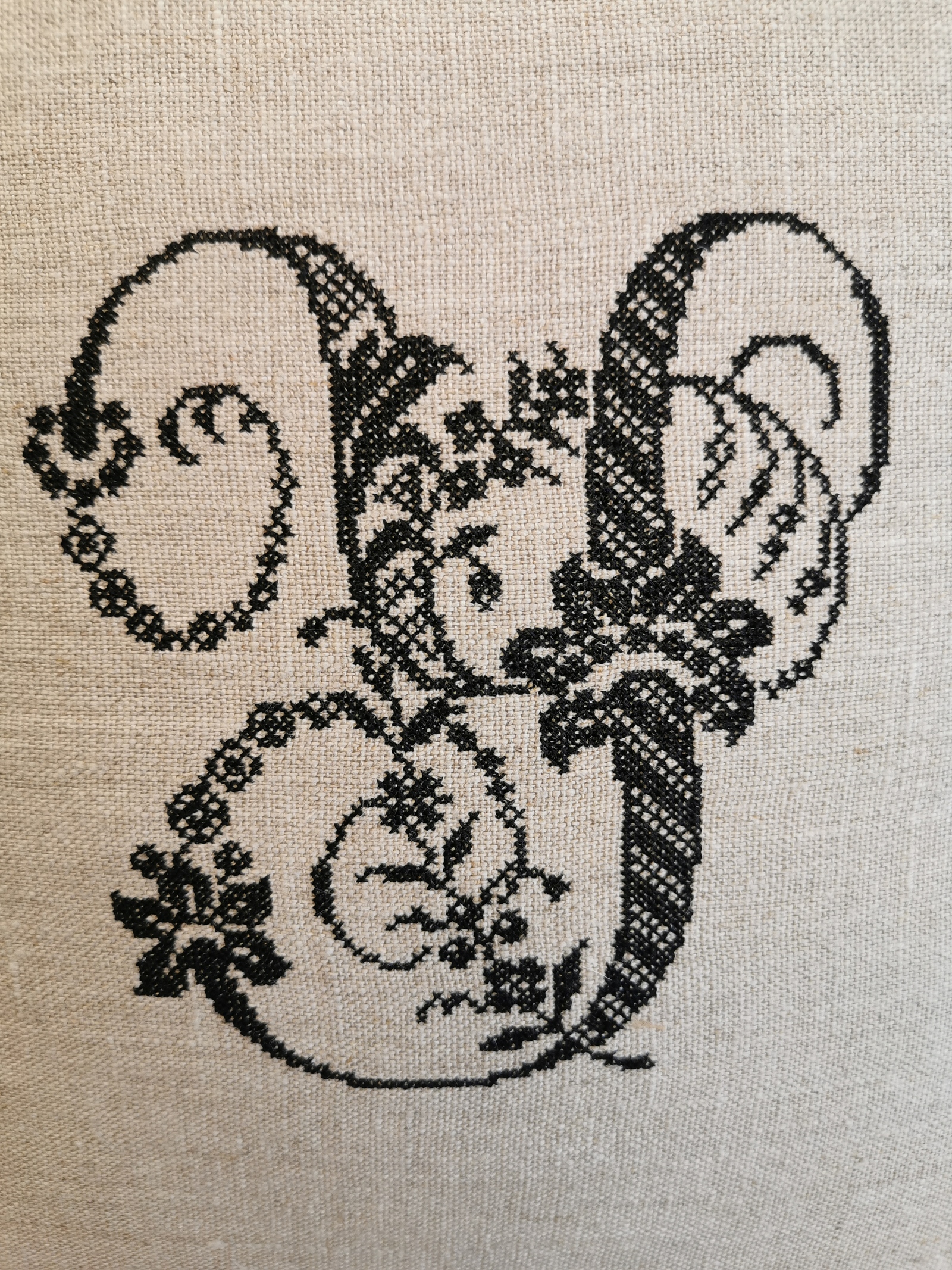 アンティーク クロスステッチ フレンチモノグラム 刺繍 クッション