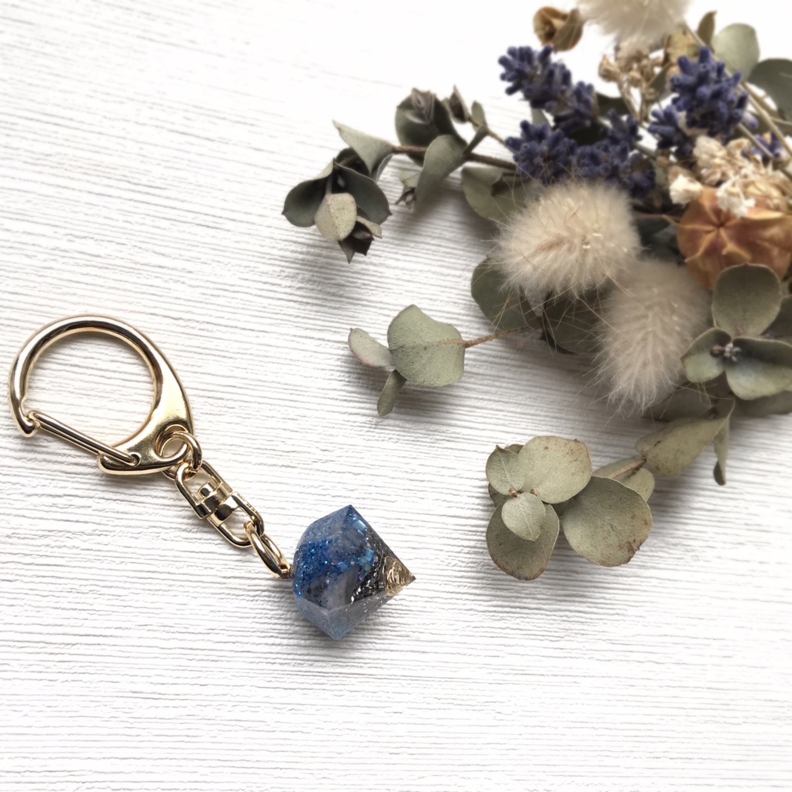 タンザナイト 入り オルゴナイト キーホルダー - くらげ屋UVレジン