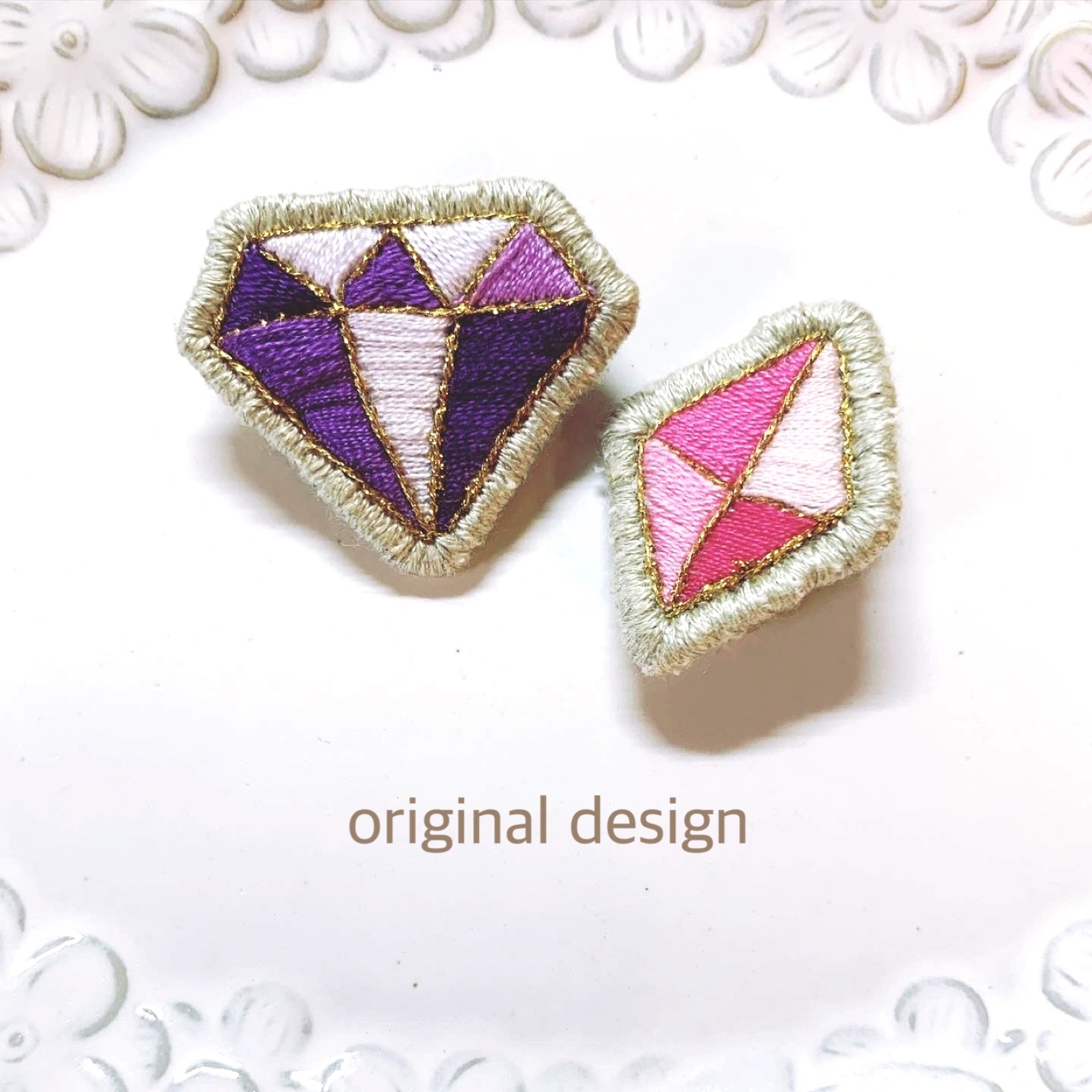 宝石刺繍ブローチ - CAVI'S GALLERY | minne byGMOペパボ 国内最大級の