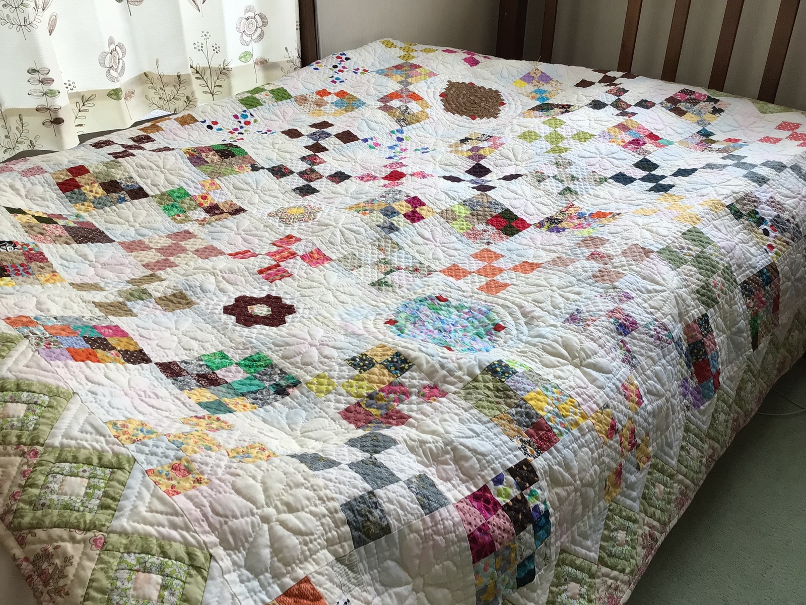 パッチワークキルト(ベッドカバー) - MUCHINNOCHI'S GALLERY | minne