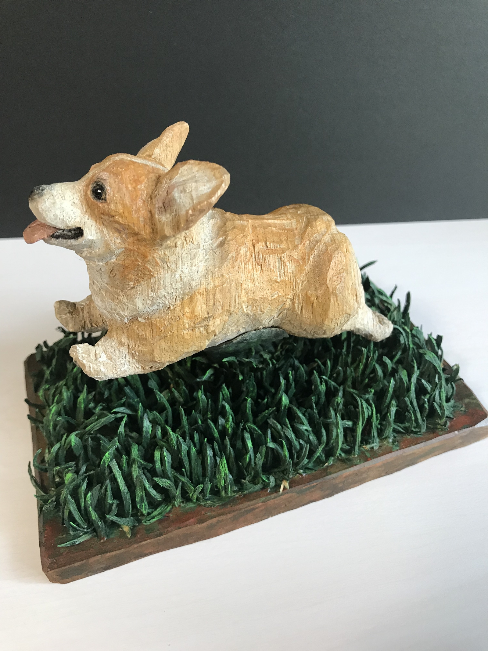 sold out】 コーギージャンプ その1 【コーギー】【木彫り】【彫刻