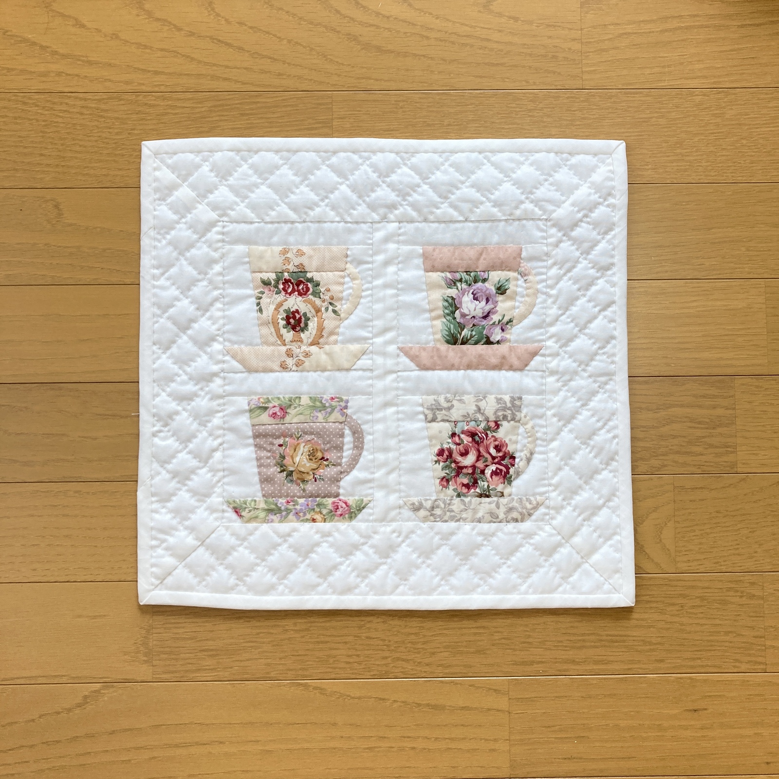 カップデザインのパッチワーク タペストリー ハンドメイド 壁掛け 洋風