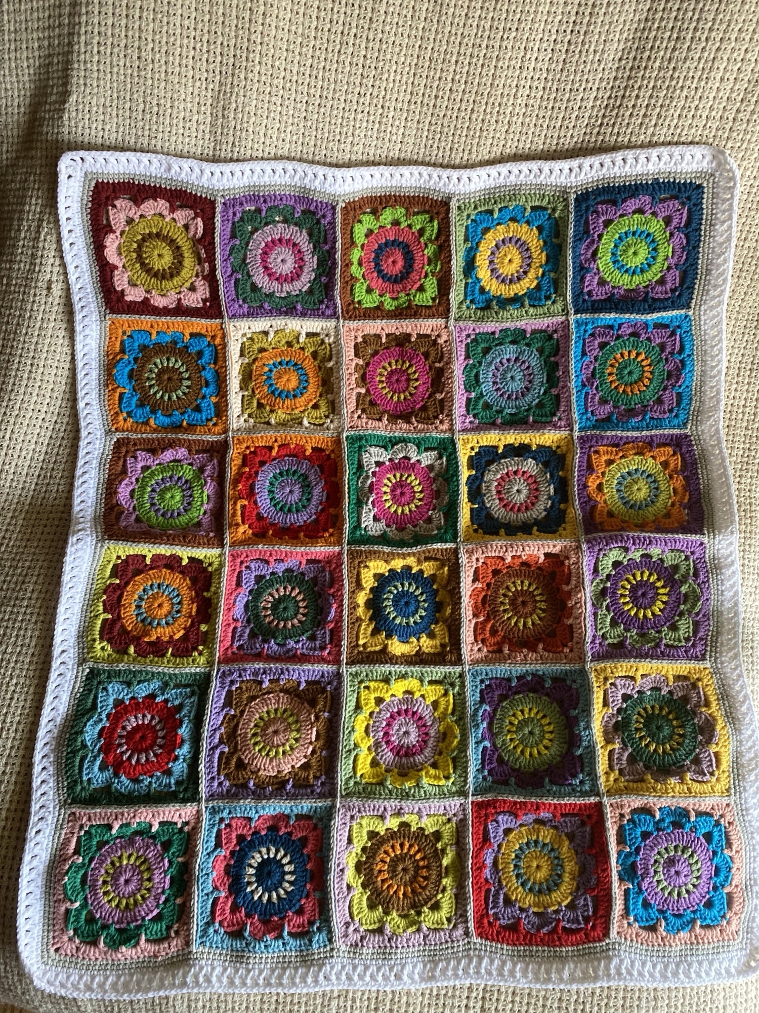 段染め毛糸のグラニースクエア ブランケット マルチカバー - FUNNYDAYS